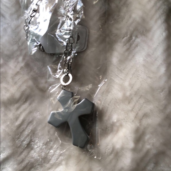 Necklace - Picture 2 of 3